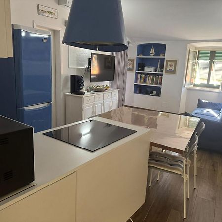 Appartamento La Casa Di Chiara Porto Azzurro Exterior photo